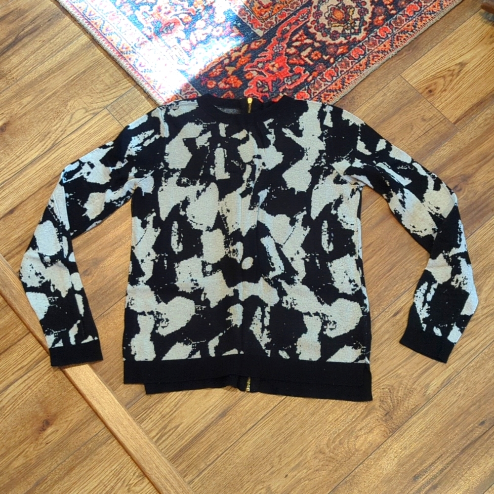 Zippered back H&M sweater